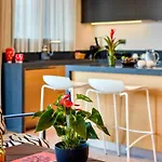 Root Redrock ヴィラ *