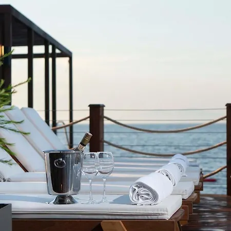 Root Redrock Villa *