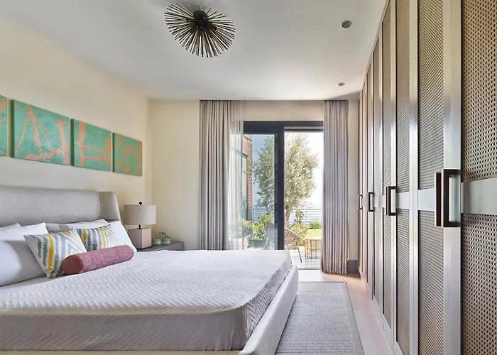 Root Redrock Villa *